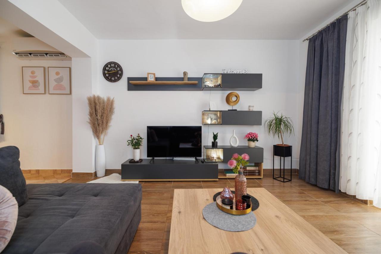 Spacious And Modern App With Big Terrace Malinska Buitenkant foto