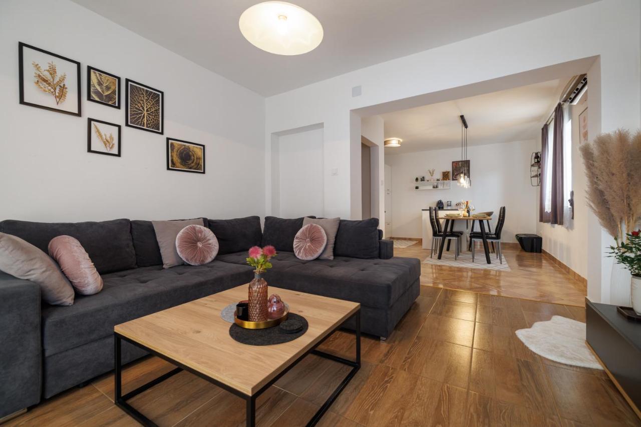 Spacious And Modern App With Big Terrace Malinska Buitenkant foto