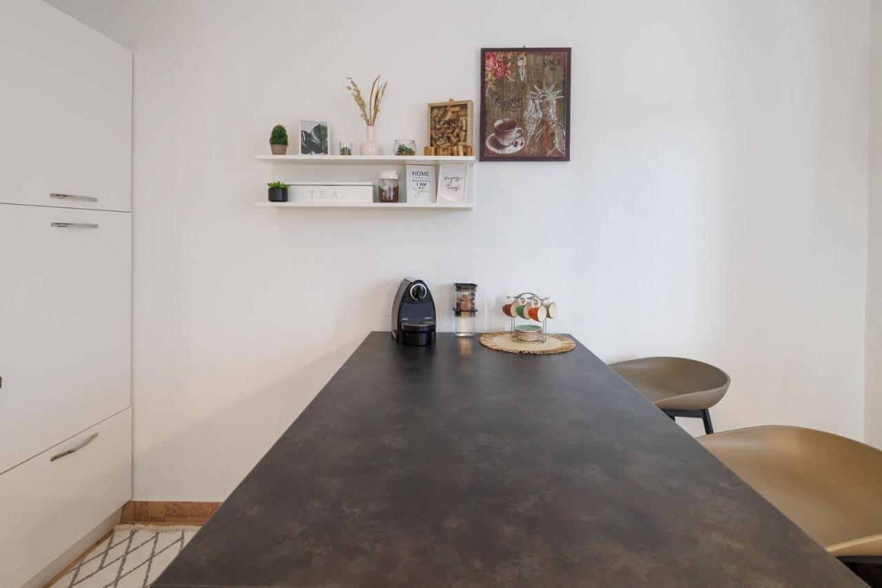Spacious And Modern App With Big Terrace Malinska Buitenkant foto
