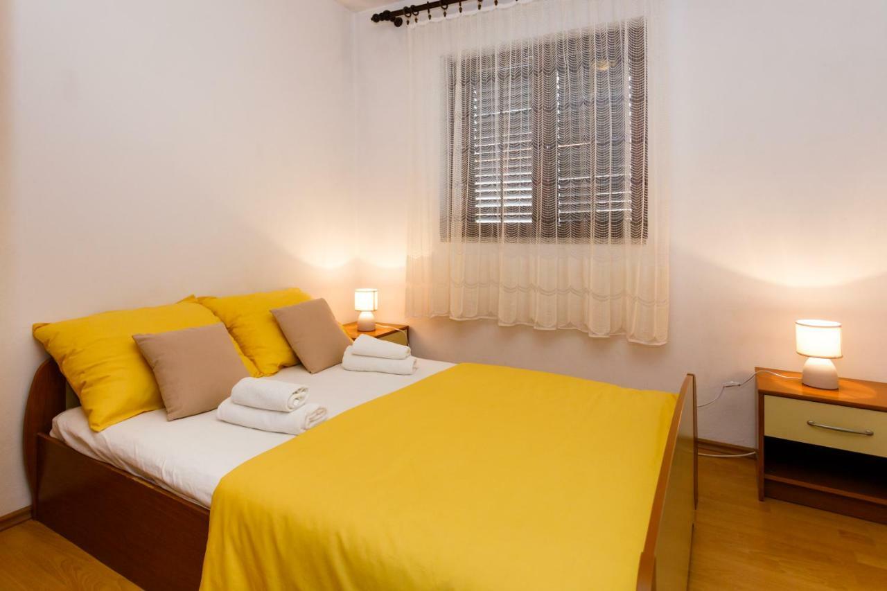 Spacious And Modern App With Big Terrace Malinska Buitenkant foto