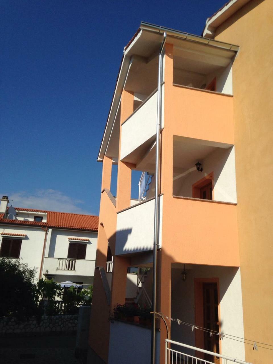 Spacious And Modern App With Big Terrace Malinska Buitenkant foto